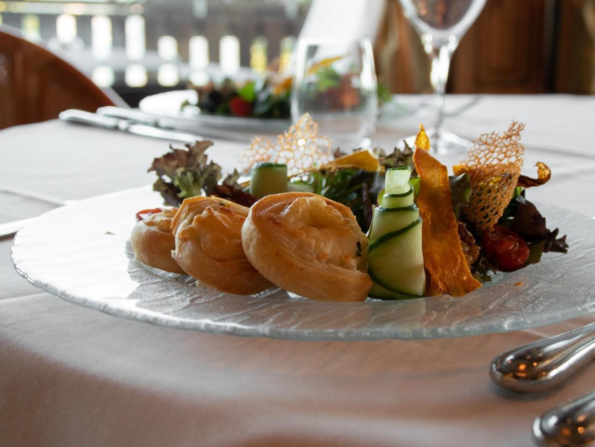 Hotel-Restaurant Le Mont Paisible, 克莱恩 蒙塔纳 外观 照片