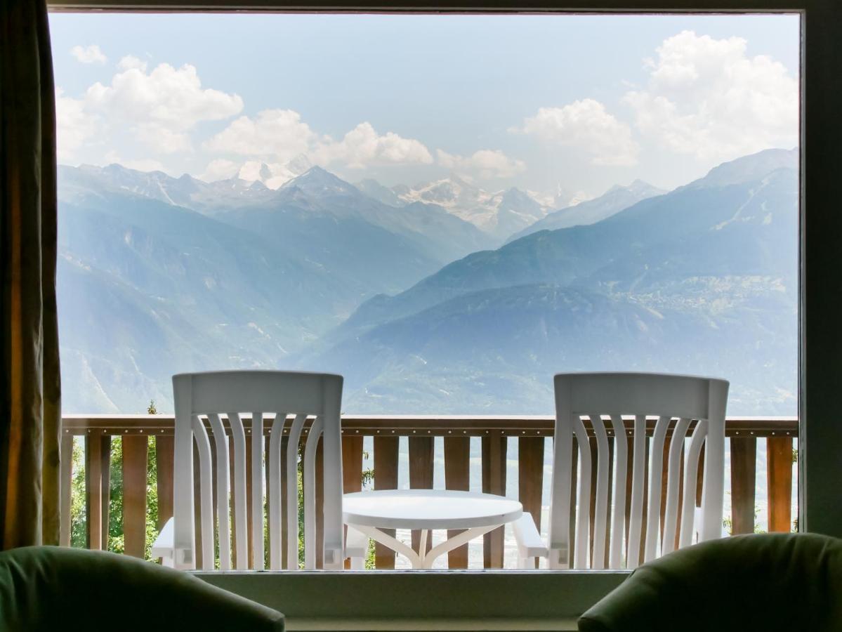 Hotel-Restaurant Le Mont Paisible, 克莱恩 蒙塔纳 外观 照片