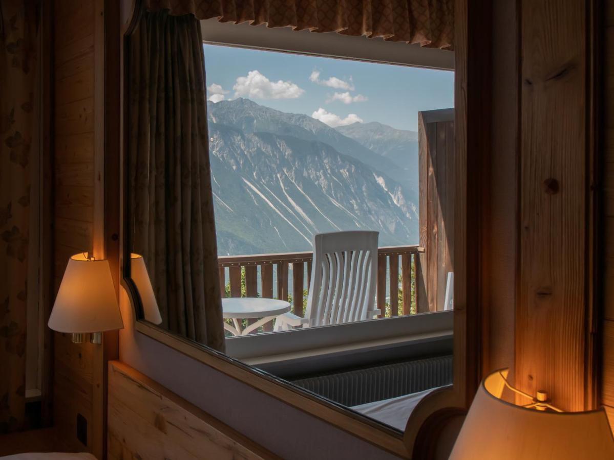 Hotel-Restaurant Le Mont Paisible, 克莱恩 蒙塔纳 外观 照片