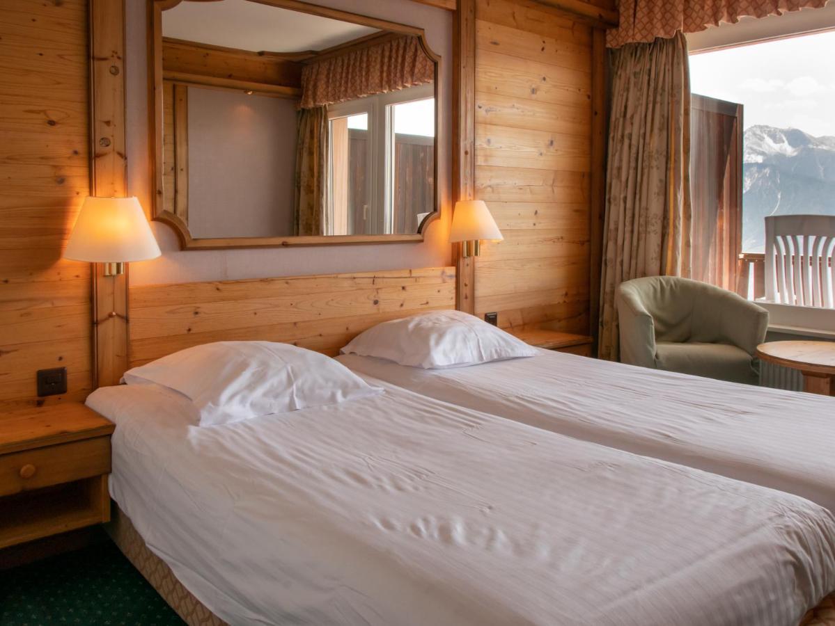 Hotel-Restaurant Le Mont Paisible, 克莱恩 蒙塔纳 外观 照片