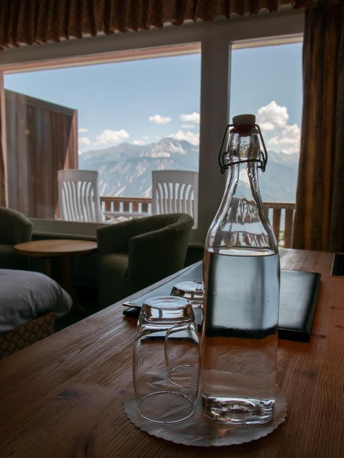 Hotel-Restaurant Le Mont Paisible, 克莱恩 蒙塔纳 外观 照片