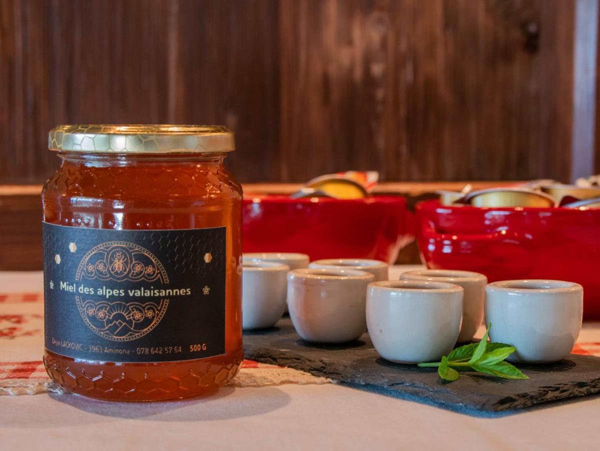 Hotel-Restaurant Le Mont Paisible, 克莱恩 蒙塔纳 外观 照片
