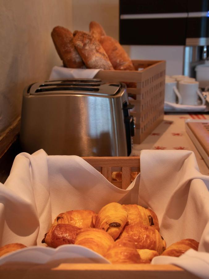 Hotel-Restaurant Le Mont Paisible, 克莱恩 蒙塔纳 外观 照片