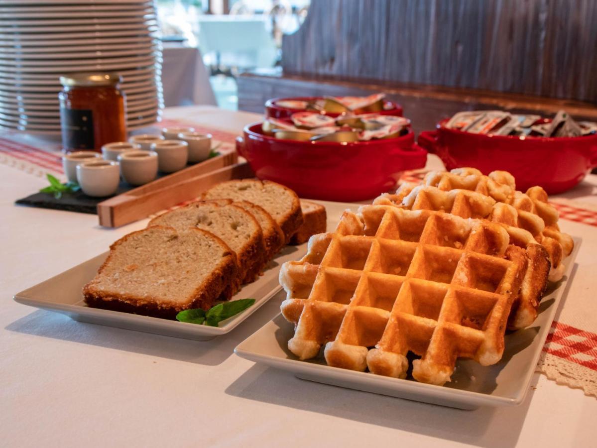 Hotel-Restaurant Le Mont Paisible, 克莱恩 蒙塔纳 外观 照片