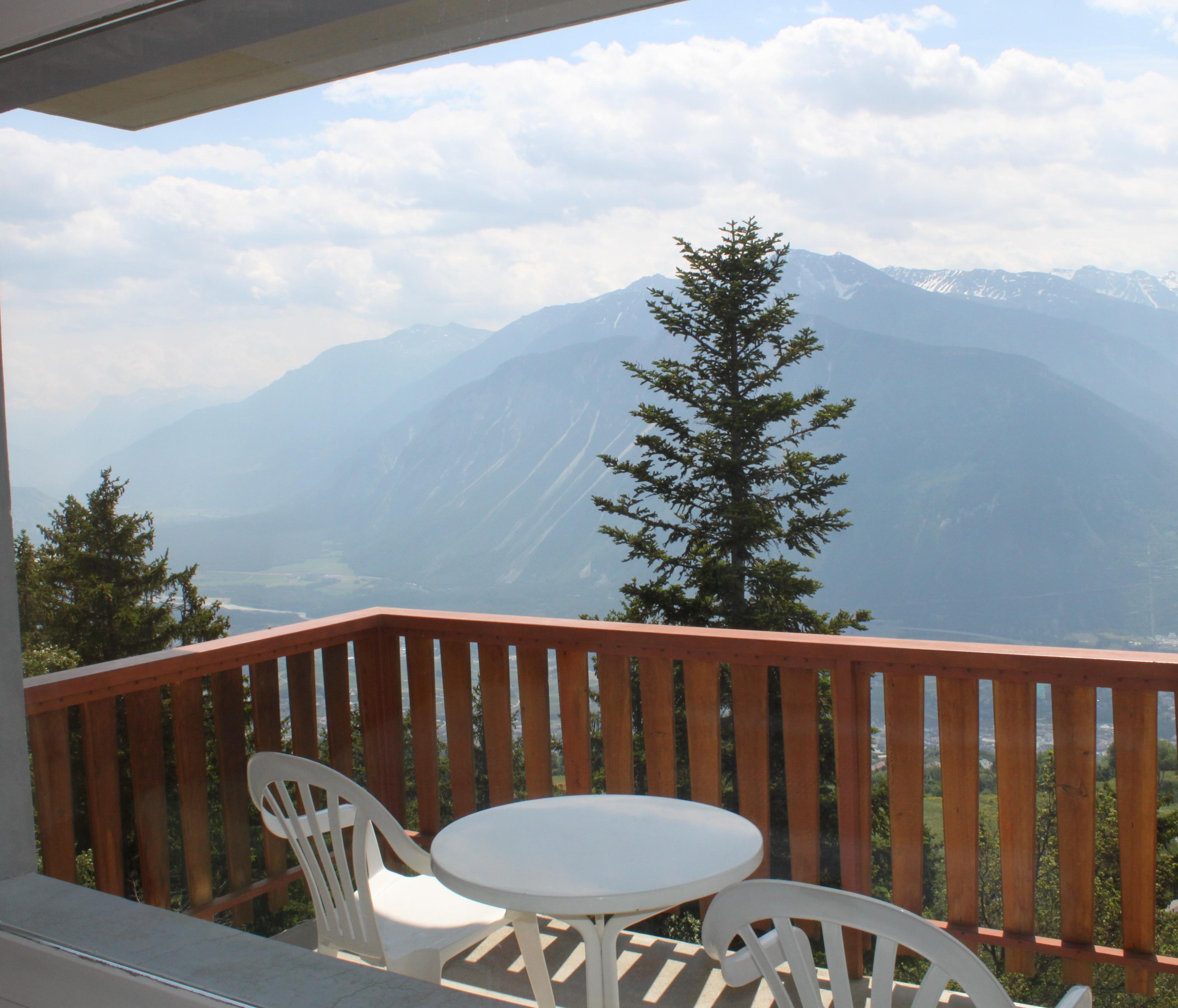 Hotel-Restaurant Le Mont Paisible, 克莱恩 蒙塔纳 外观 照片