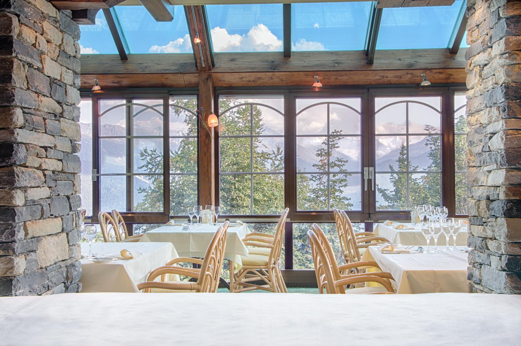 Hotel-Restaurant Le Mont Paisible, 克莱恩 蒙塔纳 外观 照片