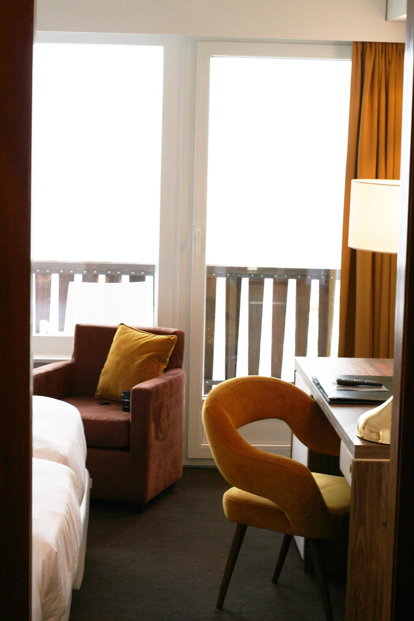Hotel-Restaurant Le Mont Paisible, 克莱恩 蒙塔纳 外观 照片