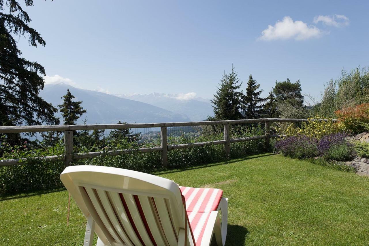 Hotel-Restaurant Le Mont Paisible, 克莱恩 蒙塔纳 外观 照片